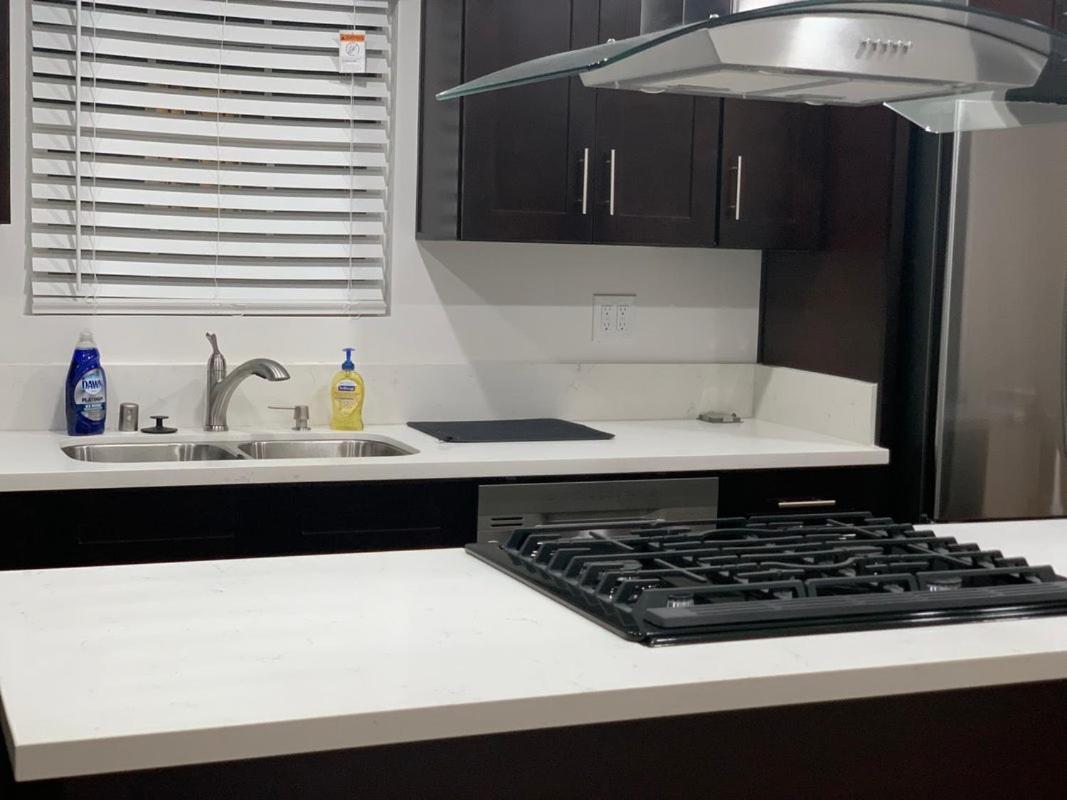 Gated Contemporary 3 Bedroom - 2 Bathroom Home In South La Plus Parking ลอสแอนเจลิส ภายนอก รูปภาพ